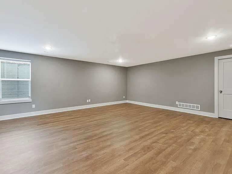 4617 S Doris Ct — Photo 38
