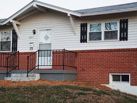 2nd image of 1601 Johnson Dr