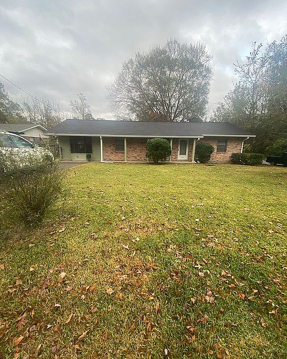 1st image of 400 Rosebrook Dr