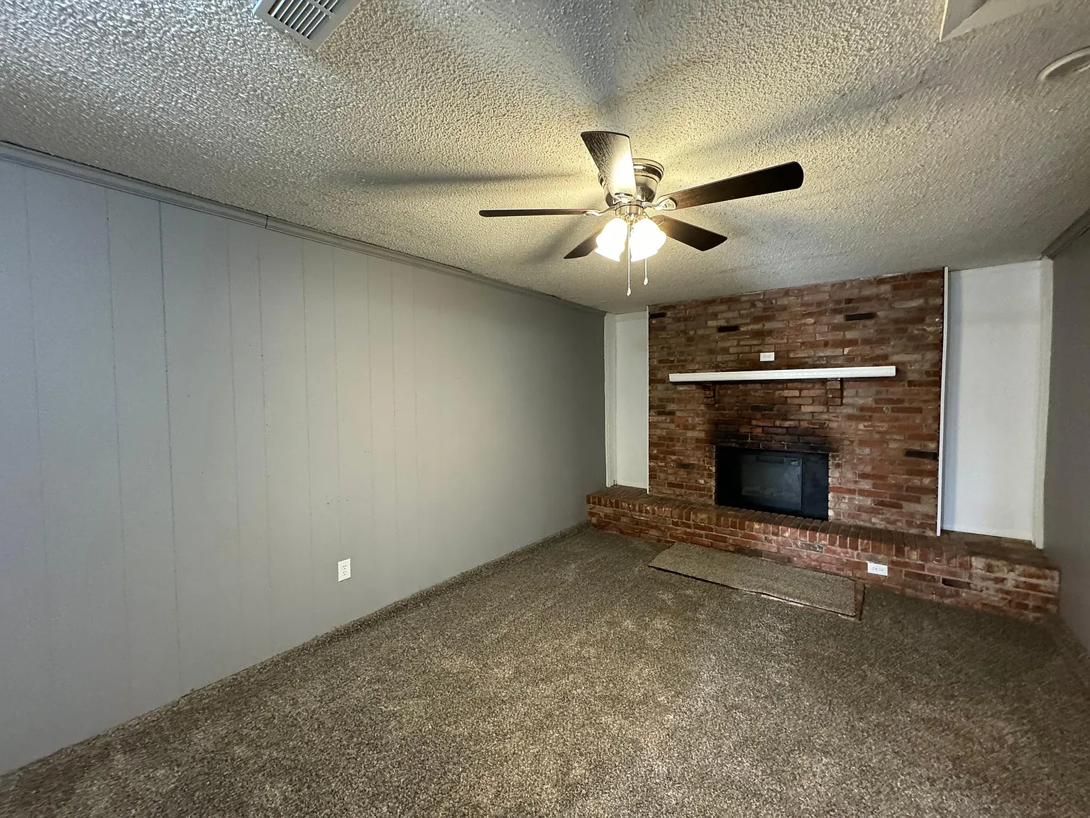 19 Oak Hollow Rd — Photo 3