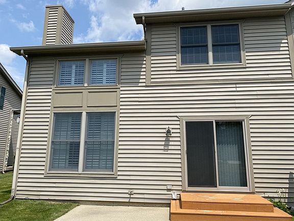 3rd image of 131 Stratford Ln