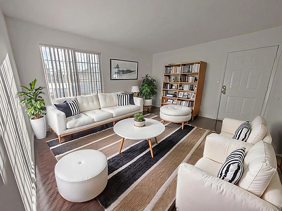 2nd image of 4402 Mammoth Ave APT 12
