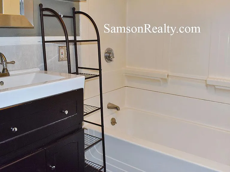 142 Elton St #3 — Photo 15