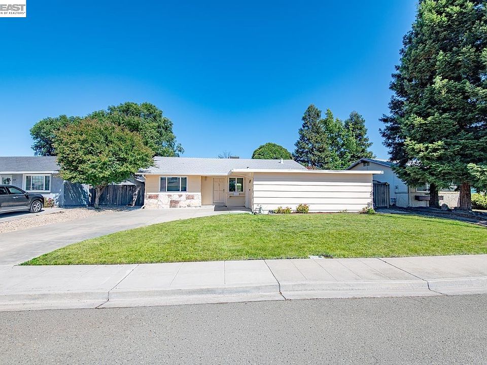 1st image of 1457 Tulip Way