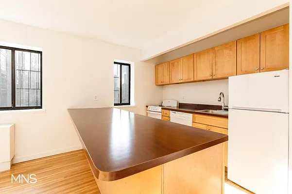 Rented by MNS Marketing | media 5