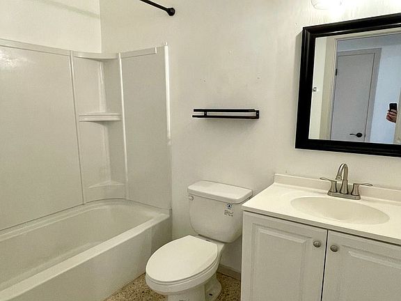 5th image of 1912 W Cypress St APT B