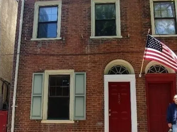 104 N Mole St, Philadelphia, PA 19102