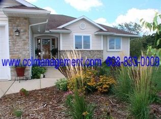 W5315 Village View Cir, New Glarus, WI 53574