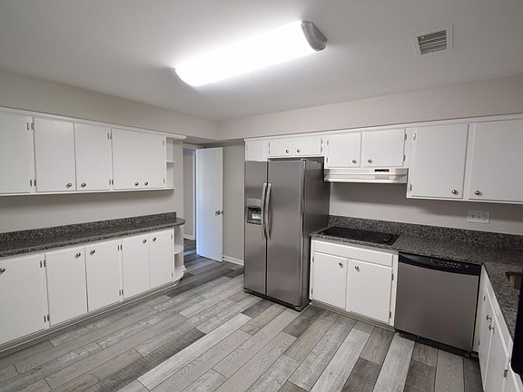 5th image of 1218 Townsend Blvd