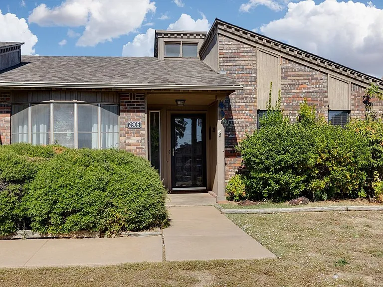 2905 NW Templeton Ter — Photo 22