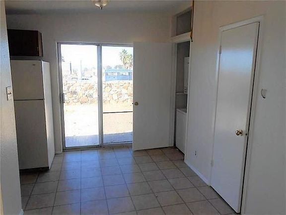 3rd image of 637 White Cliffs Dr