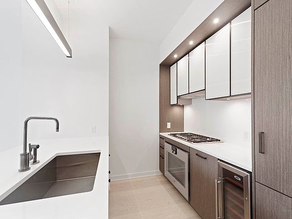 3rd image of 959 1st Ave #8S