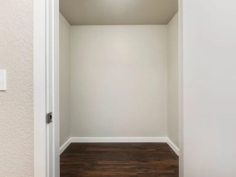 Westmont Apartments — Photo 5
