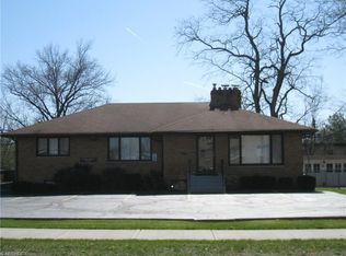 6406 Stumph Rd, Parma Heights, OH 44130