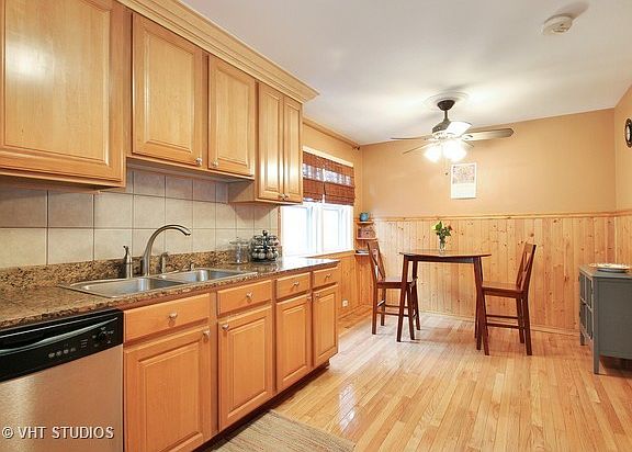 4th image of 4938 W Gunnison St #1
