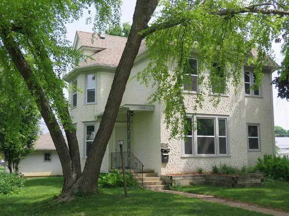 208 E Broadway St, Decorah, IA 52101
