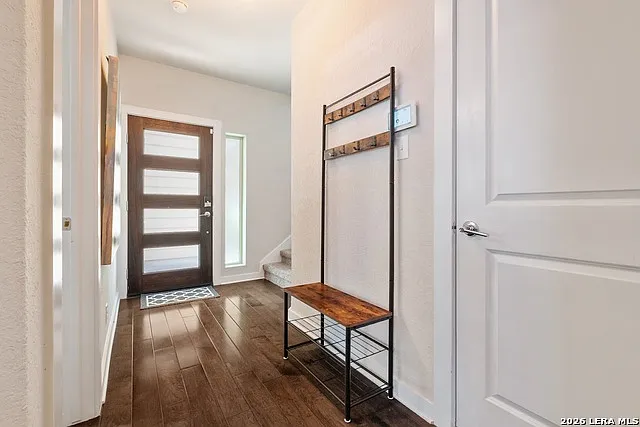 3 bed, 2.5 bath, 1315 sqft, $2,100 — Photo 4
