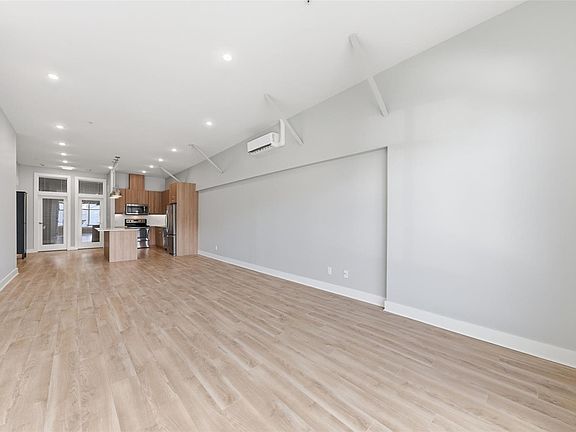 5th image of 2785 Leigh Rd #109