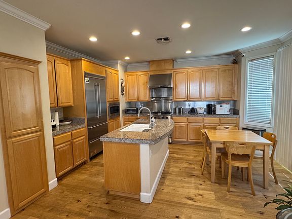 2nd image of 10 Poppy Hills Ln