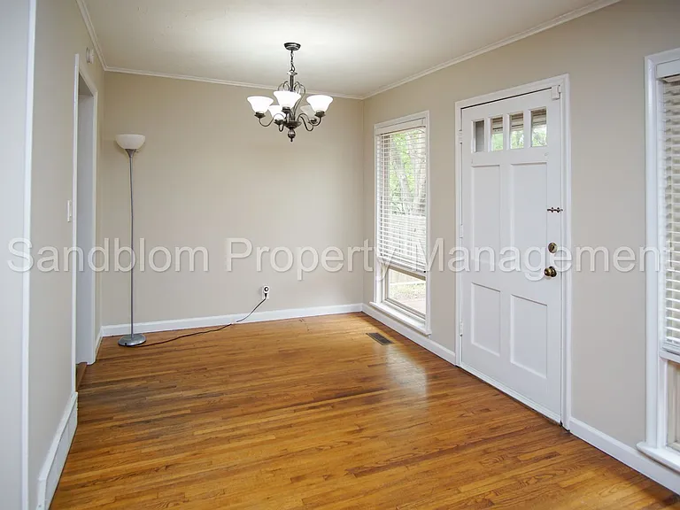 3549 S Richmond Ave — Photo 6