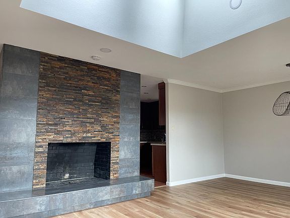 4th image of 2625 Sequoia Way