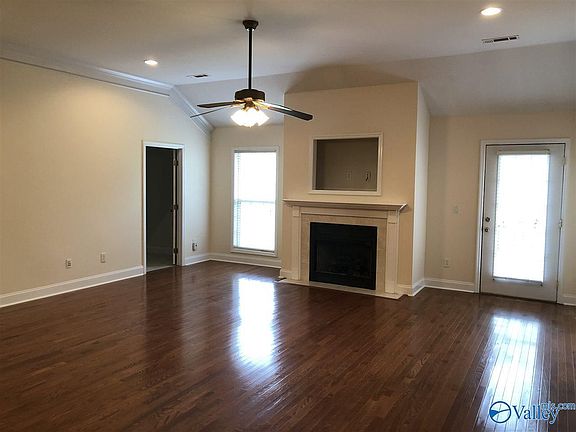 5th image of 228 Tanner Point Dr