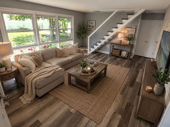 3rd image of 15 Catalpa Ln