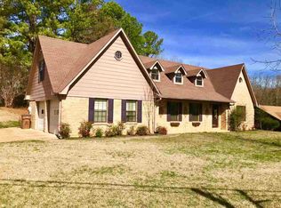 437 Deerwood Ln, Lexington, TN 38351
