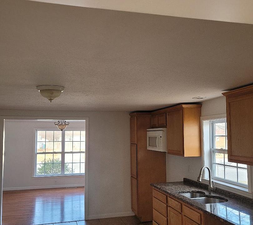 1st image of 306 Park Ln