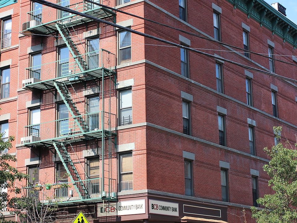 1st image of 99 Sussex St APT 3A