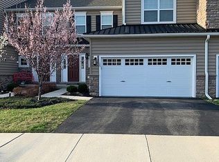 15 Penn Manor Ct, Fort Washington, PA 19034