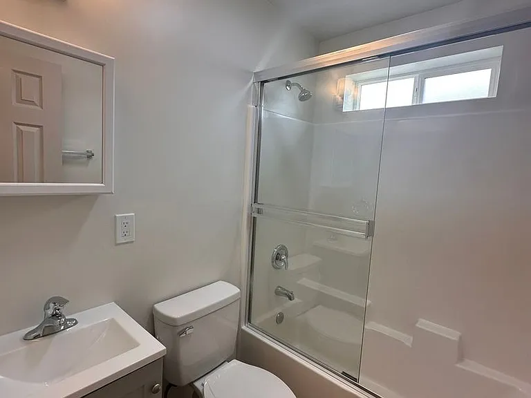 906 Emory Street 931 #933 — Photo 8