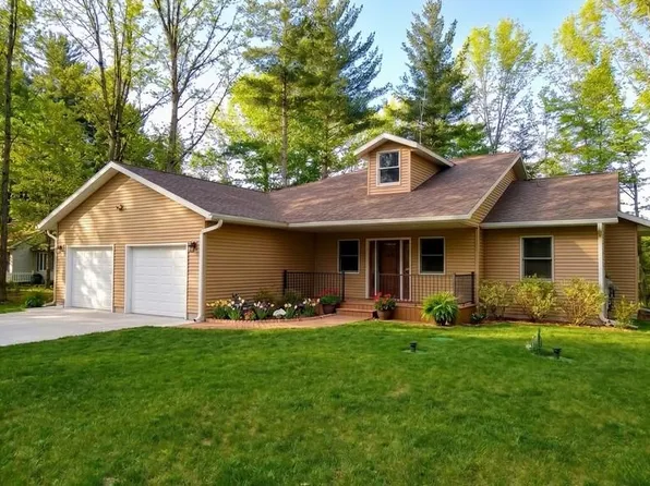 3215 N Branch Dr, Beaverton, MI 48612