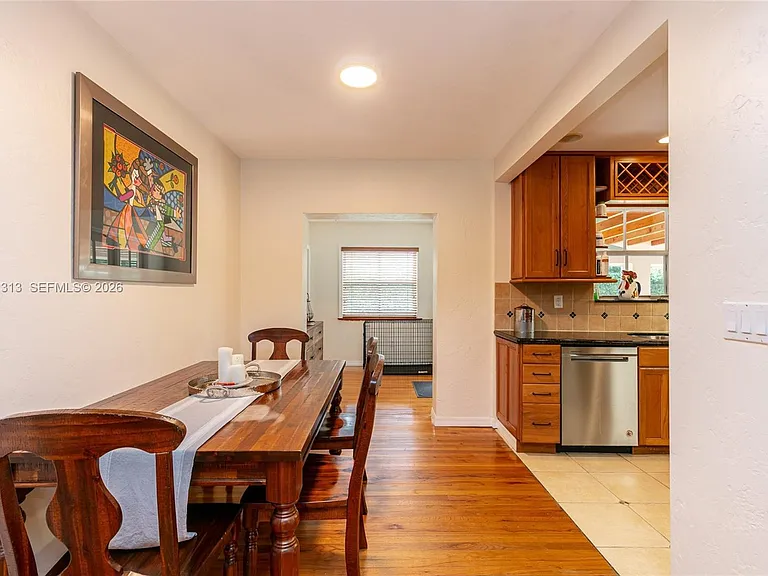 5760 SW 51st St — Photo 10