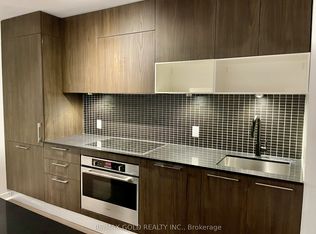 501 Adelaide St W #310, Toronto, ON M5V 0R3