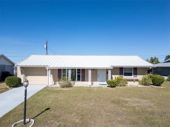 735 Torrey Pines Ave, Sun City Center, FL 33573