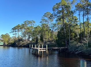 727 Mill Rd, Carrabelle, FL 32322