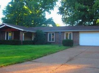 758 Lamplight Ln, Hazelwood, MO 63042