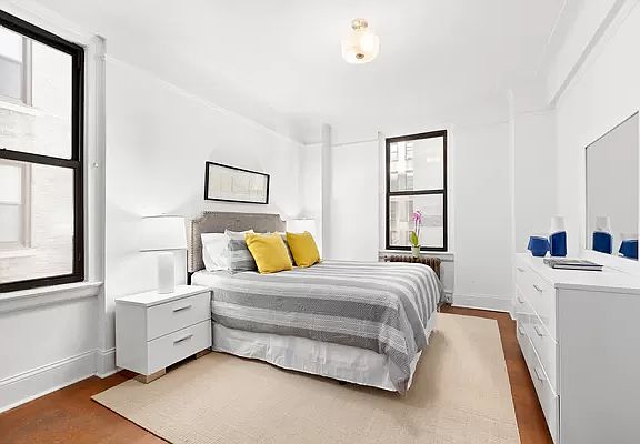 3rd image of 221 W 82nd St APT 3A