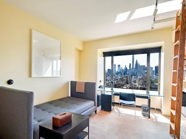 980 Fifth Avenue image 6 of 23