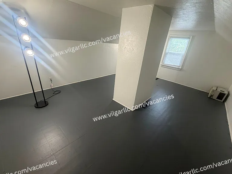 1353 Chase St — Photo 17