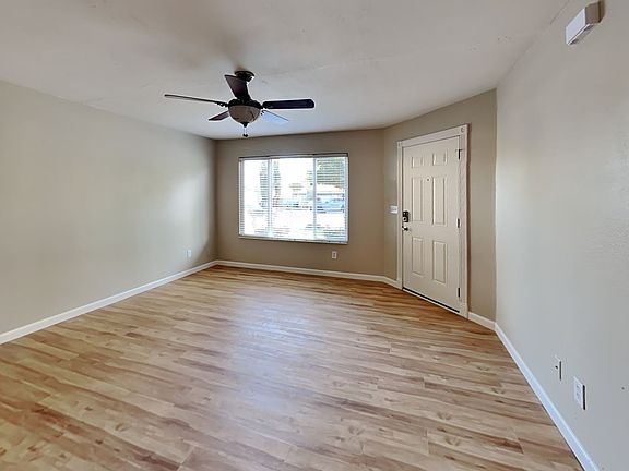 3rd image of 8140 Villa Oak Dr