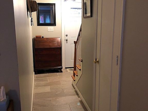 4th image of 921 N Colonial Ct #30