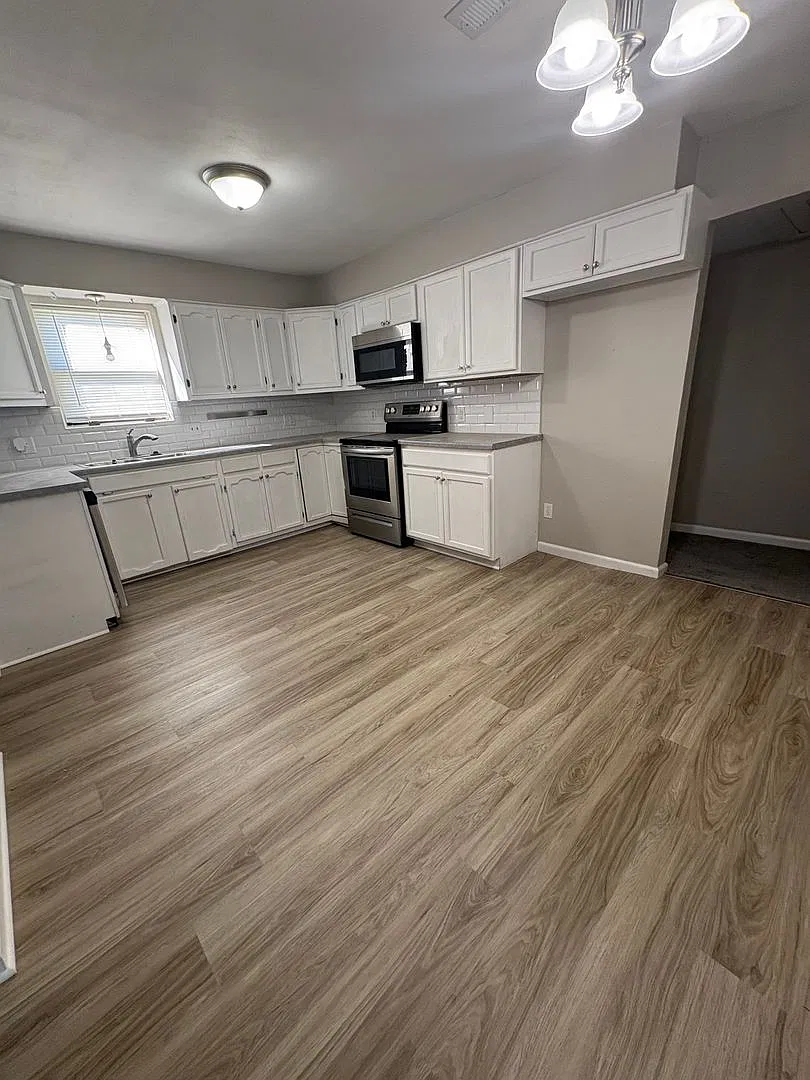 Coming soon! West Side Home With 3 Beds/1.5 Baths & 2 car garage! — Photo 3