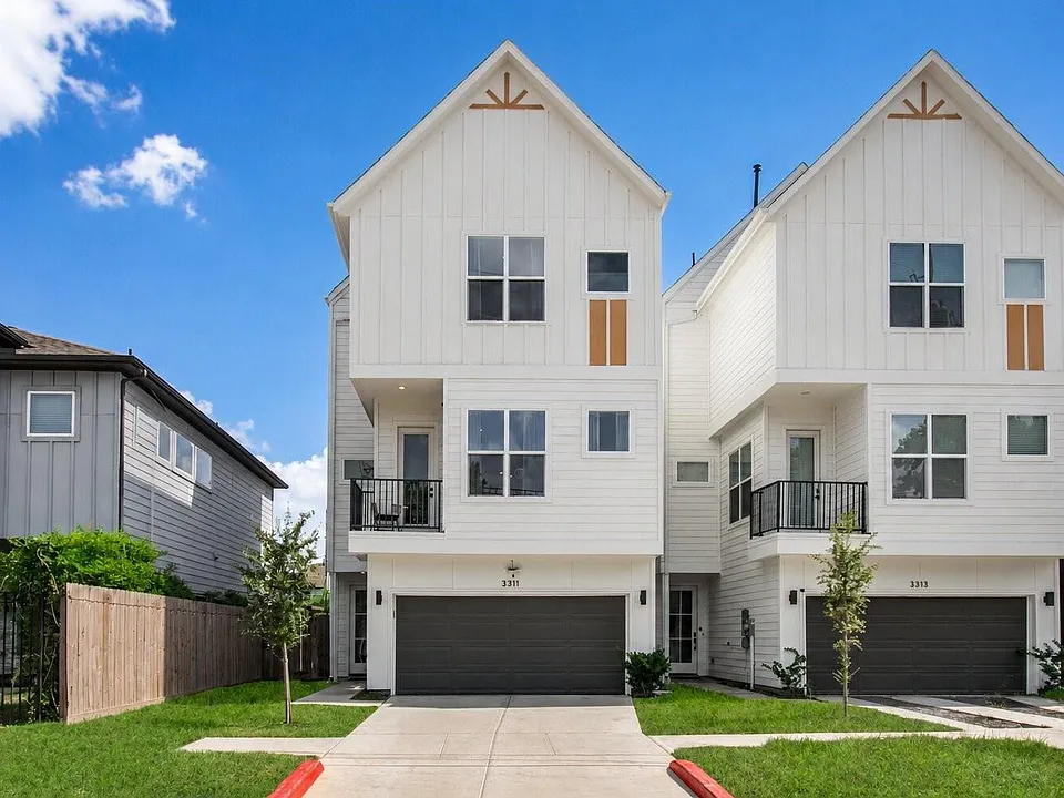 3311 Daphne St