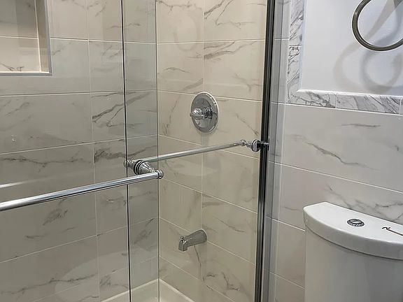 3rd image of 570 Westside Ave #2