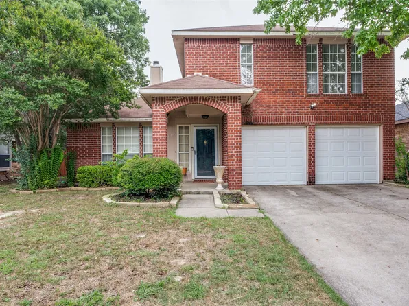 8313 Auburn Dr, Fort Worth, TX 76123