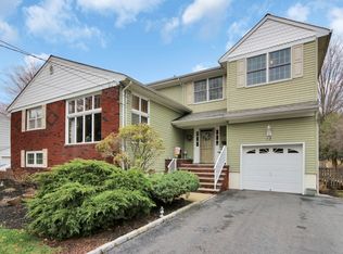 23 Meadowbrook Ln, Piscataway, NJ 08854