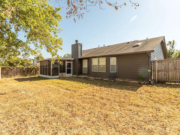 2412 W Natchez St — Photo 32