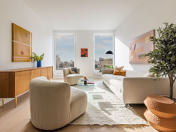 3rd image of 225 W 28th St APT 10D